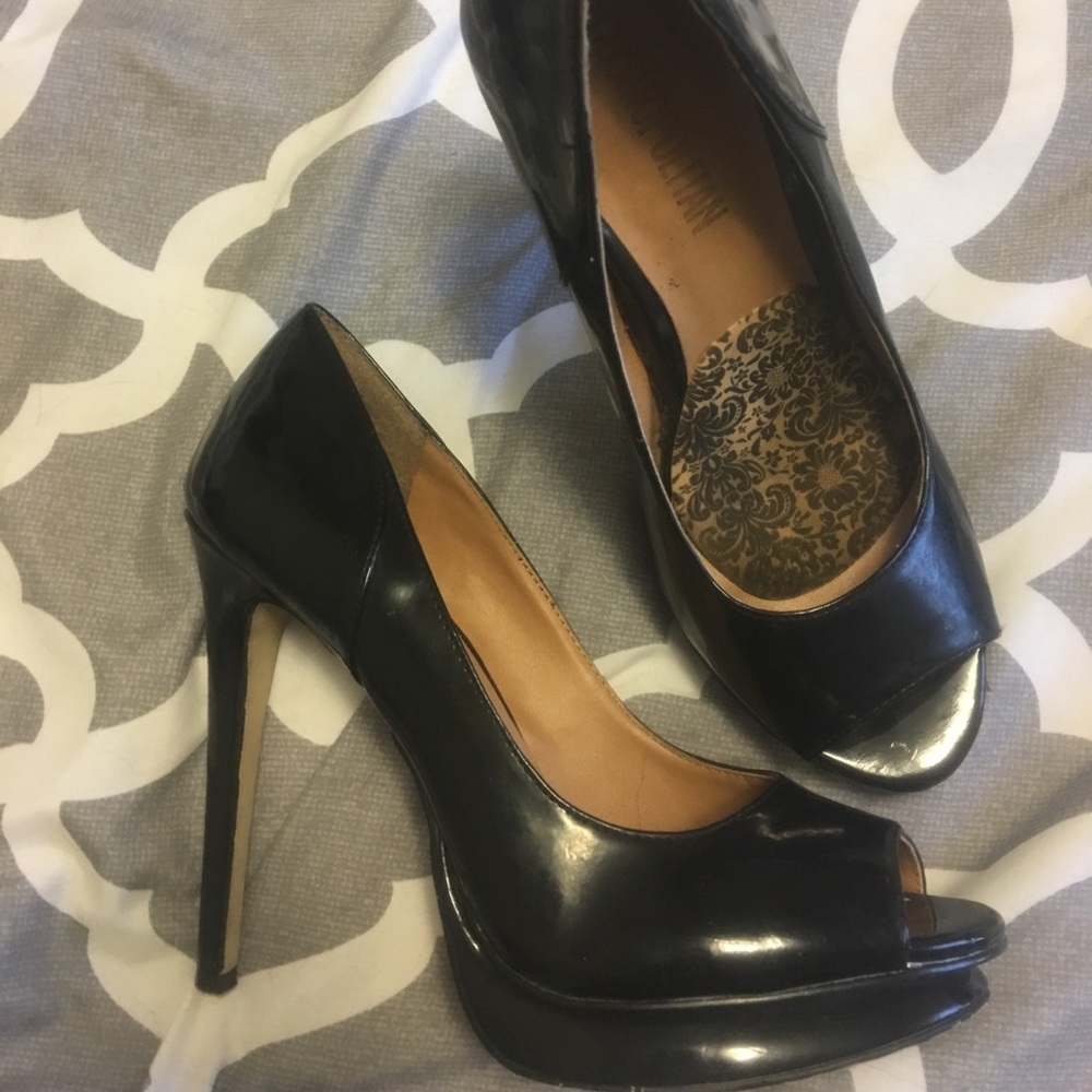 Cosmopolitan pumps